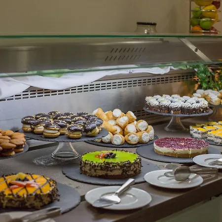 Akti Imperial Deluxe & Dolce By Wyndham 5*