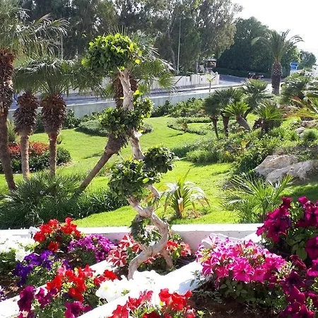 Отель Akti Imperial Deluxe & Dolce By Wyndham